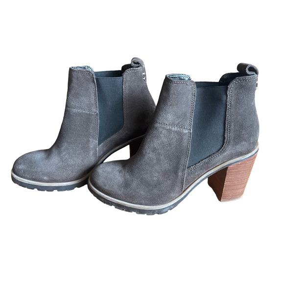 Crevo Maeva Chelsea Suede Booties w/ Block Heel, Charcoal, Women’s Sz 8.5 - Picture 2 of 4